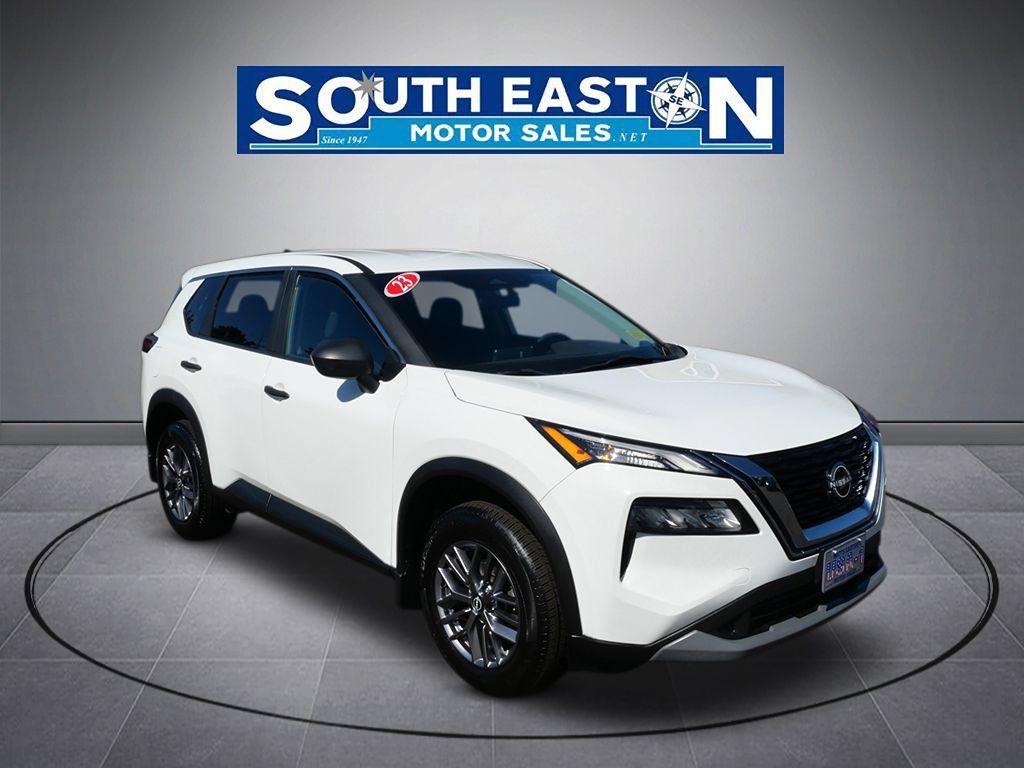 Used 2023 Nissan Rogue S AWD/4WD image 2