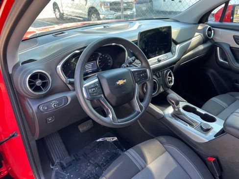 Used 2025 Chevrolet Blazer LT image 28
