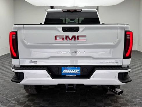 New 2026 GMC Sierra 2500 Denali w/ Denali Reserve Package AWD/4WD image 11