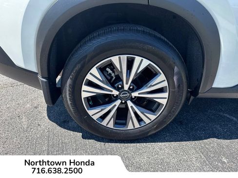Used 2023 Nissan Rogue SV AWD/4WD image 14