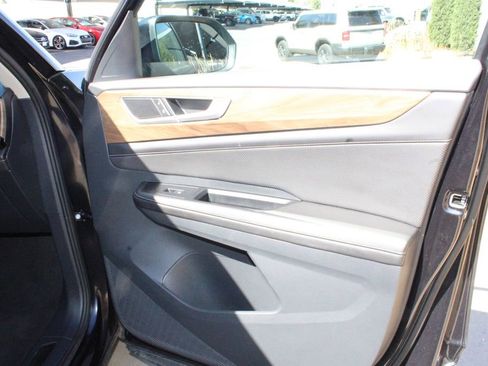 Used 2025 Volkswagen Atlas SE AWD/4WD image 40