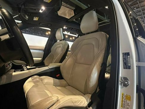 Used 2022 Volvo XC90 T8 R-Design w/ Advanced Package AWD/4WD image 10