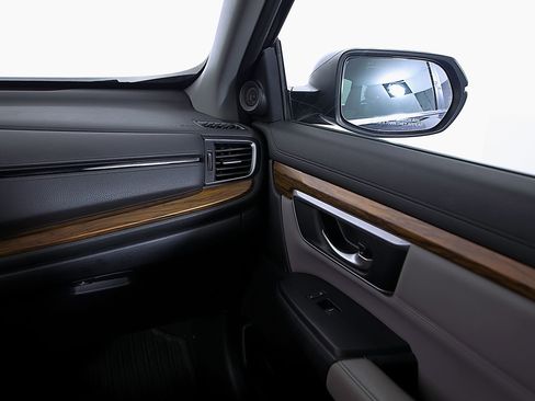 Used 2018 Honda CR-V Touring image 19