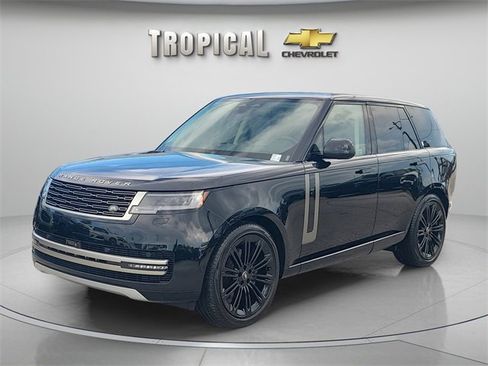 Used 2024 Land Rover Range Rover SE image 1