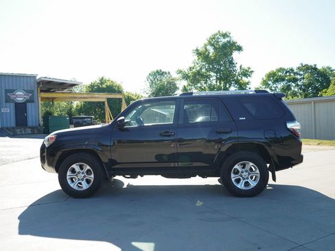 Used 2021 Toyota 4Runner SR5 image 23