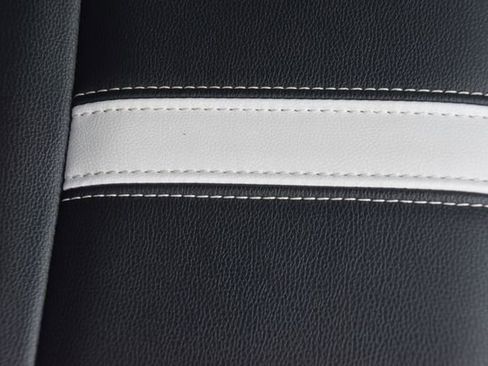 Used 2025 Toyota Camry SE image 28