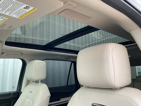 Used 2023 Ford Expedition Max Platinum image 11