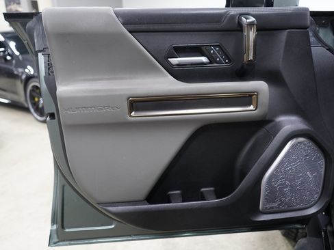 Used 2024 GMC Hummer EV 3X AWD/4WD image 11