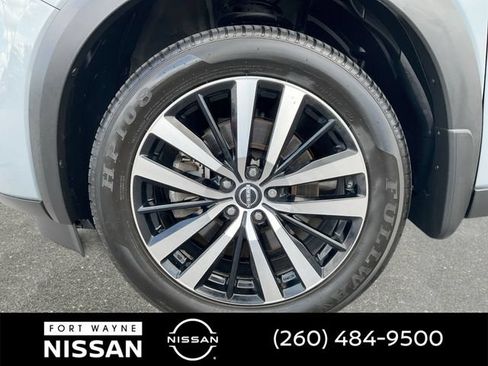 Certified 2023 Nissan Pathfinder Platinum AWD/4WD image 11
