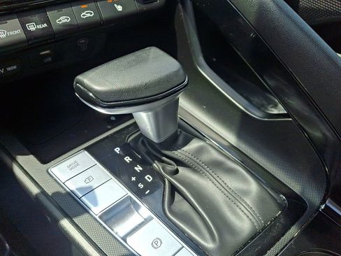 Used 2025 Hyundai Elantra SEL FWD image 17