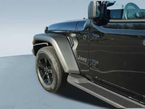 Used 2022 Jeep Wrangler Unlimited Sport image 36