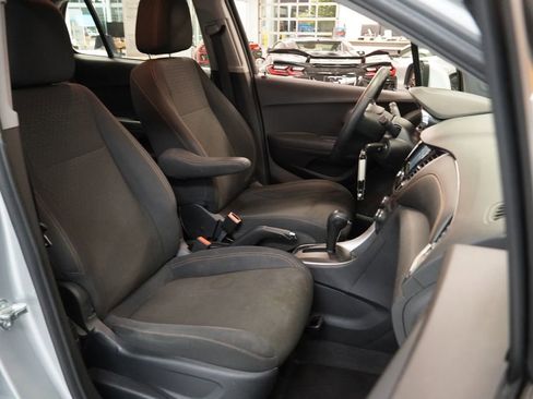 Used 2017 Chevrolet Trax LS FWD image 31