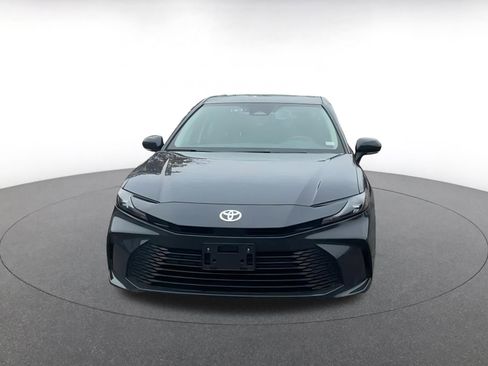 Used 2025 Toyota Camry LE image 4