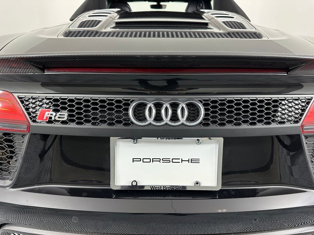 Used 2018 Audi R8 V10 plus AWD/4WD image 17