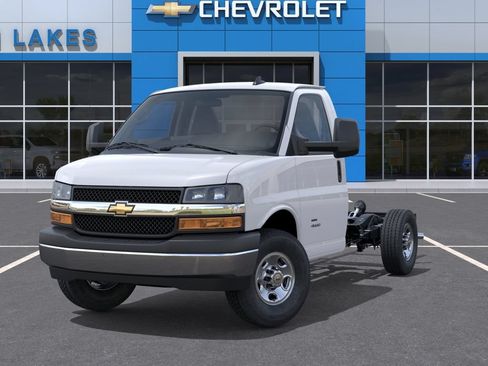 New 2026 Chevrolet Express 3500 w/ Power Convenience Package RWD image 6