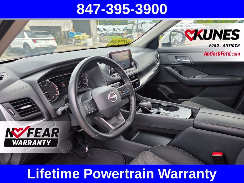 Used 2025 Nissan Rogue SV FWD image 26