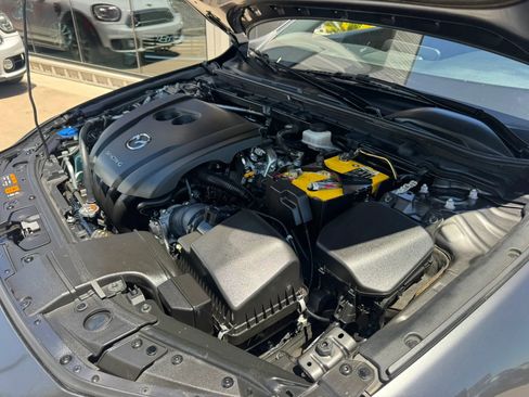 Used 2019 MAZDA MAZDA3 Hatchback w/ Preferred Package FWD image 38