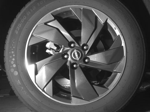 Used 2025 Nissan Rogue SV FWD image 15