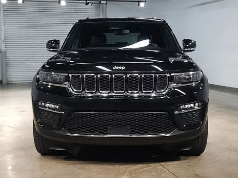 Used 2024 Jeep Grand Cherokee Limited image 2