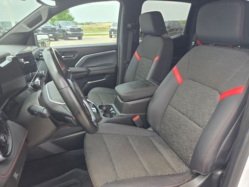 Used 2025 Chevrolet Colorado Z71 image 10