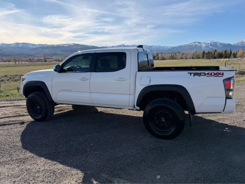 Used 2023 Toyota Tacoma TRD Off-Road w/ TRD Premium Off Road Package image 16