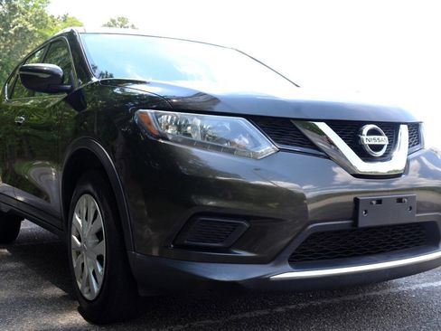 Used 2014 Nissan Rogue S image 3