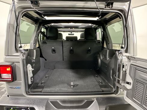 Used 2023 Jeep Wrangler Unlimited w/ Sun & Screen Package AWD/4WD image 30