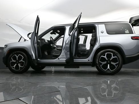 Used 2023 Rivian R1S Adventure image 37