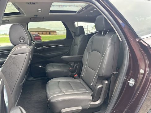 Used 2021 Buick Enclave Avenir w/ Avenir Technology Package AWD/4WD image 20
