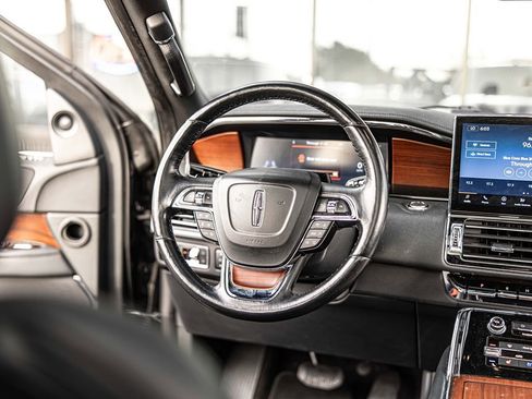 Used 2023 Lincoln Navigator Reserve AWD/4WD image 38