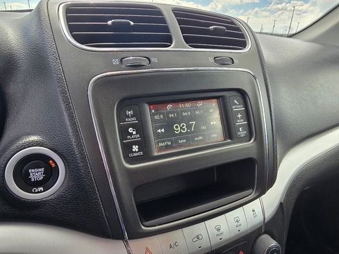 Used 2020 Dodge Journey SE FWD image 20