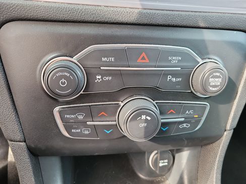 Used 2023 Dodge Charger SXT image 22