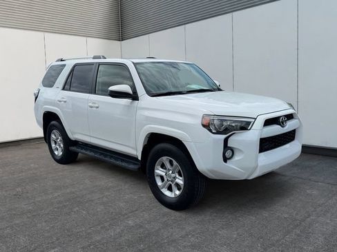 Used 2019 Toyota 4Runner SR5 AWD/4WD image 7