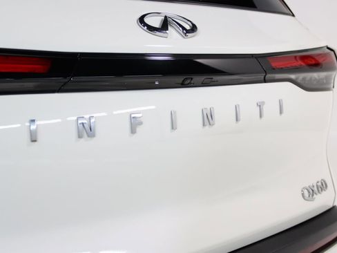 Used 2023 INFINITI QX60 Pure image 4