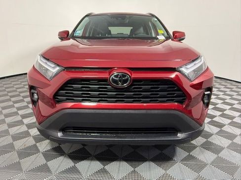 Used 2022 Toyota RAV4 XLE Premium image 12