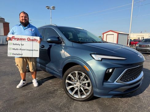Used 2024 Buick Encore GX Avenir AWD/4WD image 1