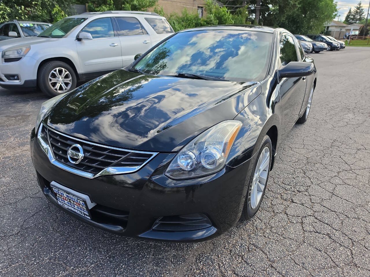 Used 2011 Nissan Altima 2.5 S w/ Convenience Pkg FWD image 1