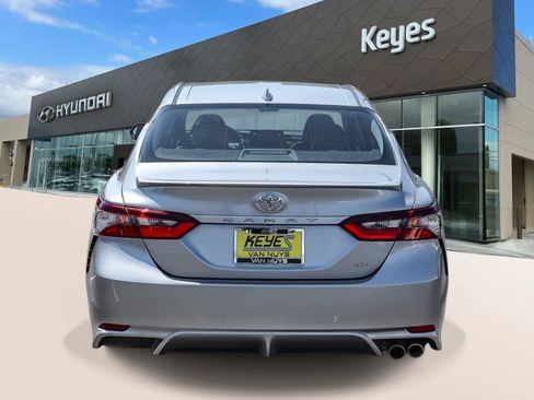 Used 2023 Toyota Camry SE FWD image 6