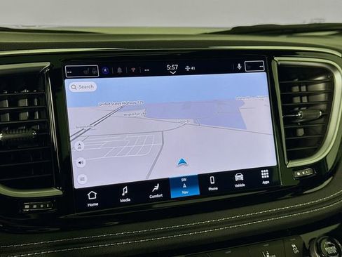 New 2026 Chrysler Pacifica Limited w/ Trailer Tow Group FWD image 16