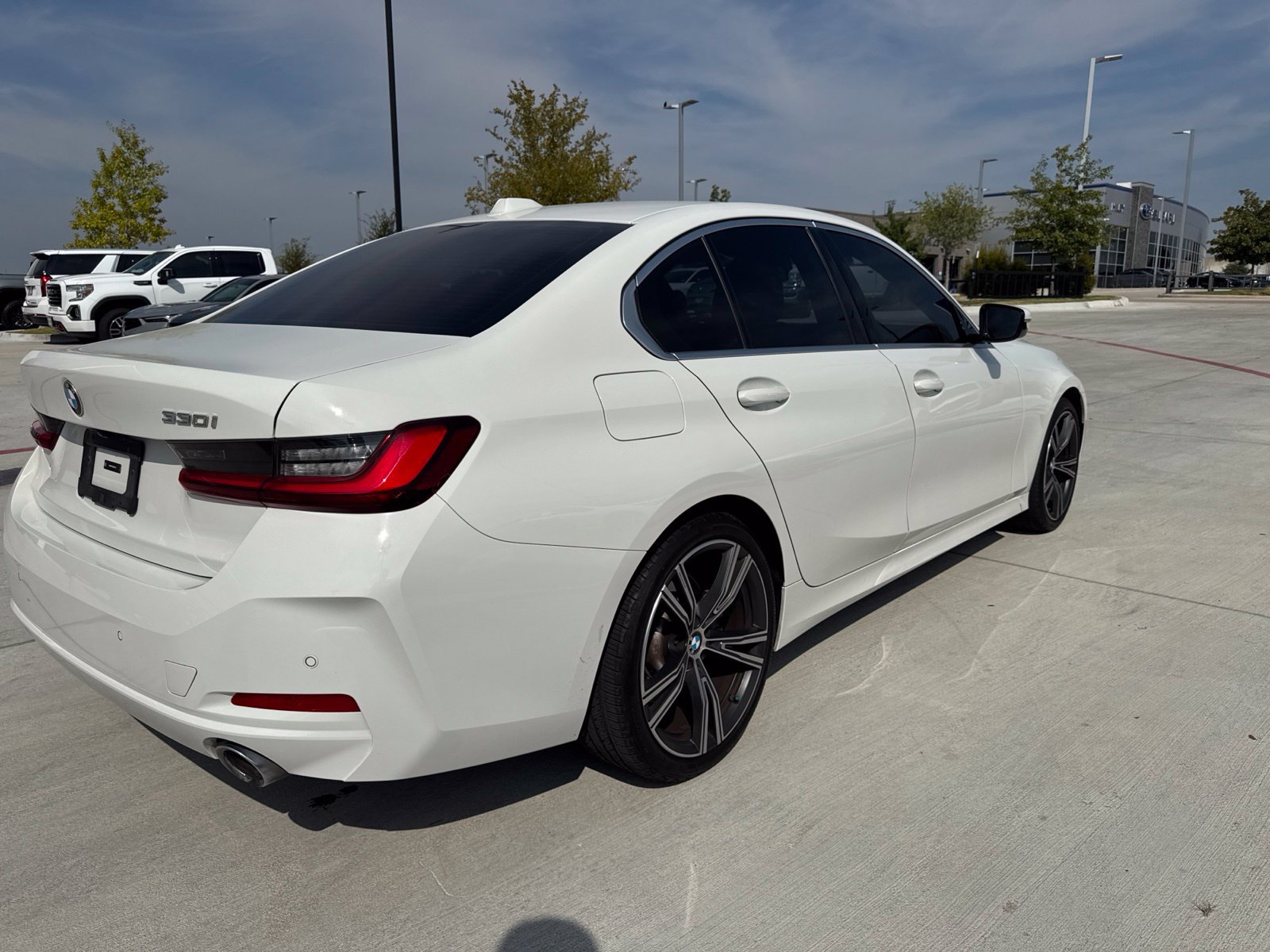 Used 2024 BMW 330i Sedan w/ Premium Package RWD image 8