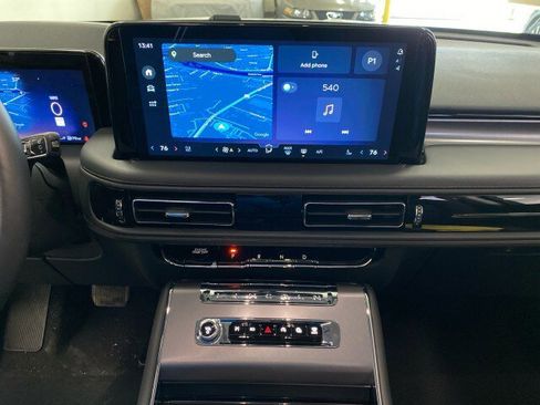 New 2026 Lincoln Aviator AWD w/ Jet Appearance Package image 23