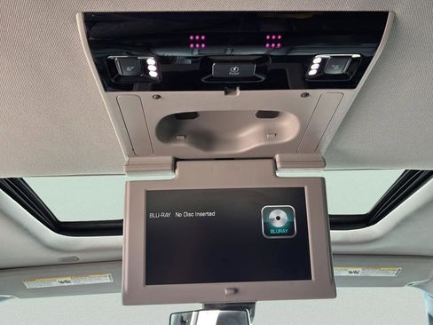 Used 2020 Chevrolet Tahoe LT image 28