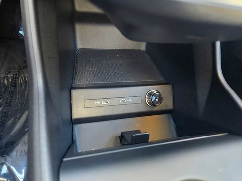 Used 2024 Audi Q4 e-tron Premium w/ Convenience Package image 33