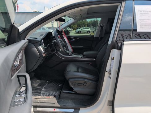 Used 2019 Audi Q8 Premium Plus AWD/4WD image 10