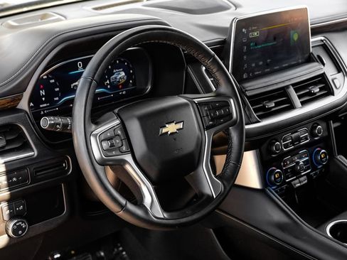 Used 2024 Chevrolet Suburban Premier image 9