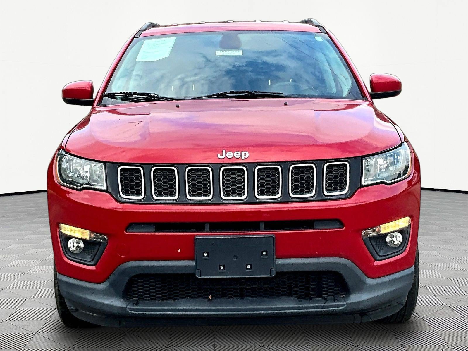 Used 2017 Jeep Compass Latitude w/ Popular Equipment Group FWD image 2