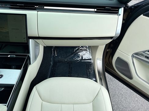New 2026 Land Rover Range Rover Long Wheelbase Autobiography AWD/4WD image 18