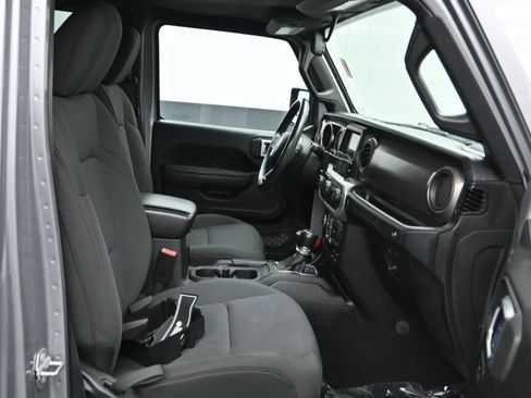 Used 2018 Jeep Wrangler Unlimited Sport S AWD/4WD image 11