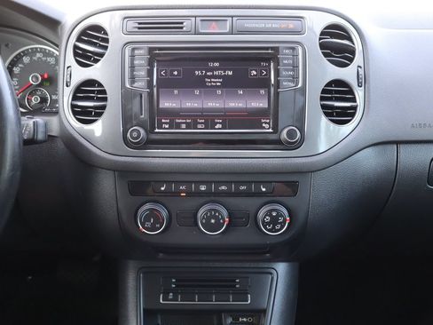 Used 2017 Volkswagen Tiguan Wolfsburg Edition AWD/4WD image 34