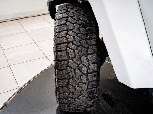 Used 2018 Jeep Wrangler Unlimited Sport image 33